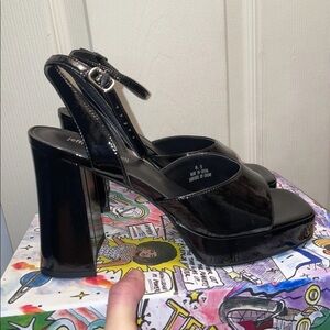 JEFFREY CAMPBELL  LIFTS Black Crinkle Patent Leather Size 8.5  heel sandals NWB